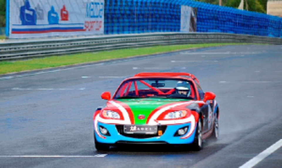 Mazda MX5 Aori, the official car of the finals